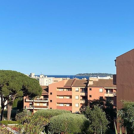 Appartement Vue Mer Avec Place De Parking Privee Сен Максим Екстериор снимка