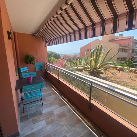 Appartement Vue Mer Avec Place De Parking Privee Сен Максим Екстериор снимка