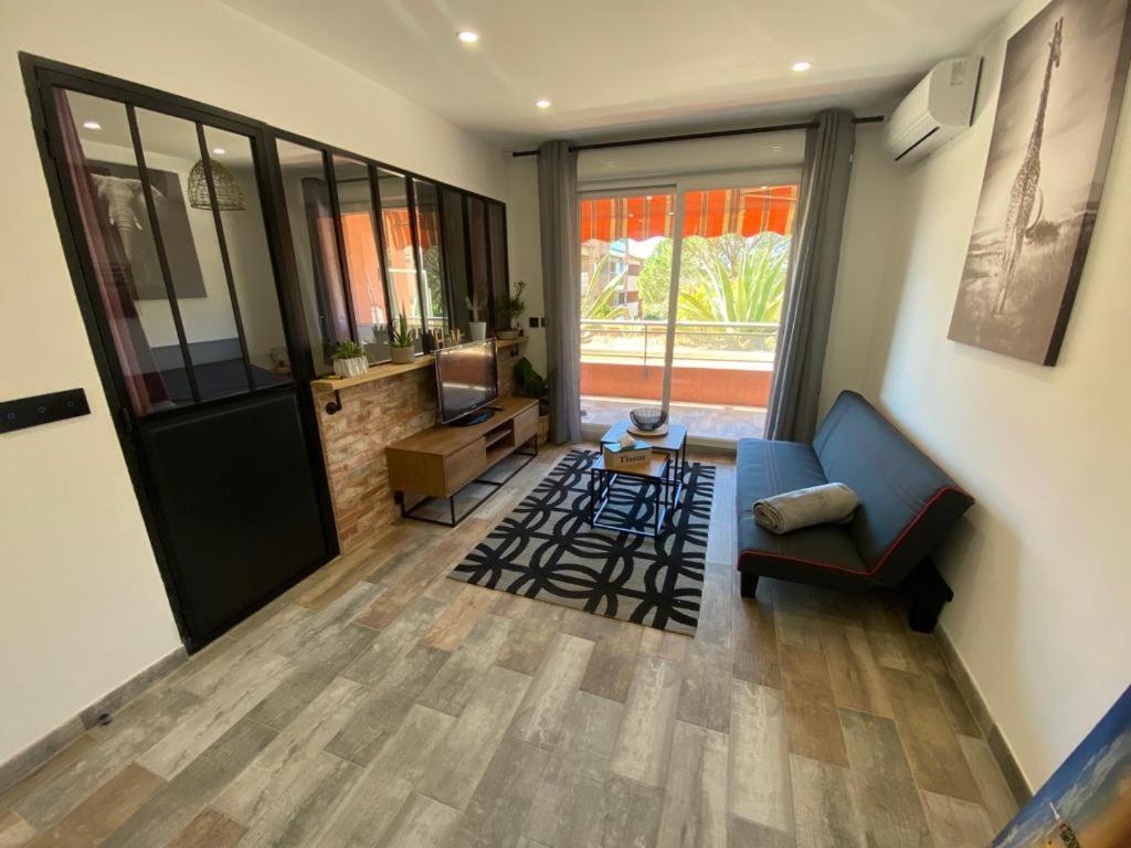Appartement Vue Mer Avec Place De Parking Privee Сен Максим Екстериор снимка