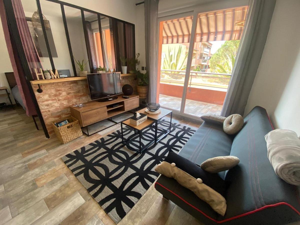 Appartement Vue Mer Avec Place De Parking Privee Сен Максим Екстериор снимка